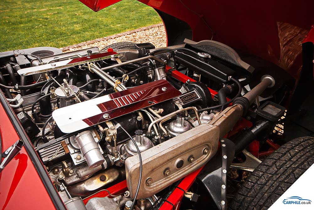 A Jaguar EType series 3 engine starting up on carphile.co.uk (video)
