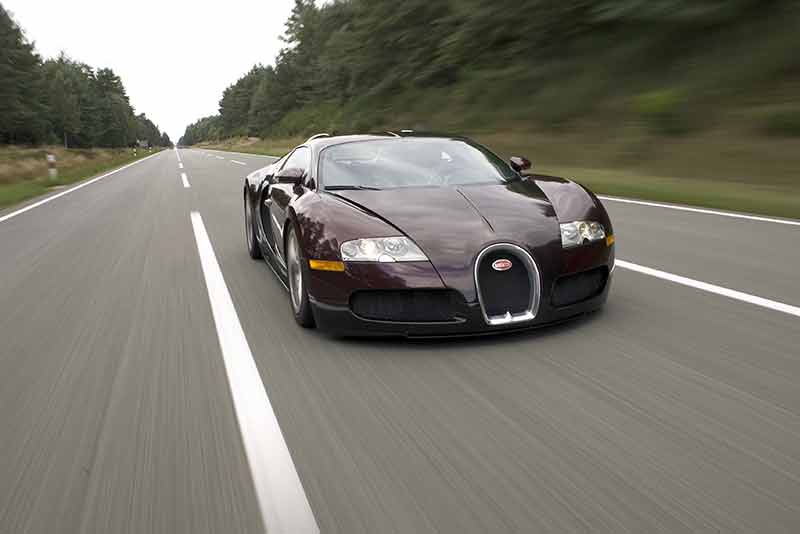 Bugatti Veyron - carphile.co.uk