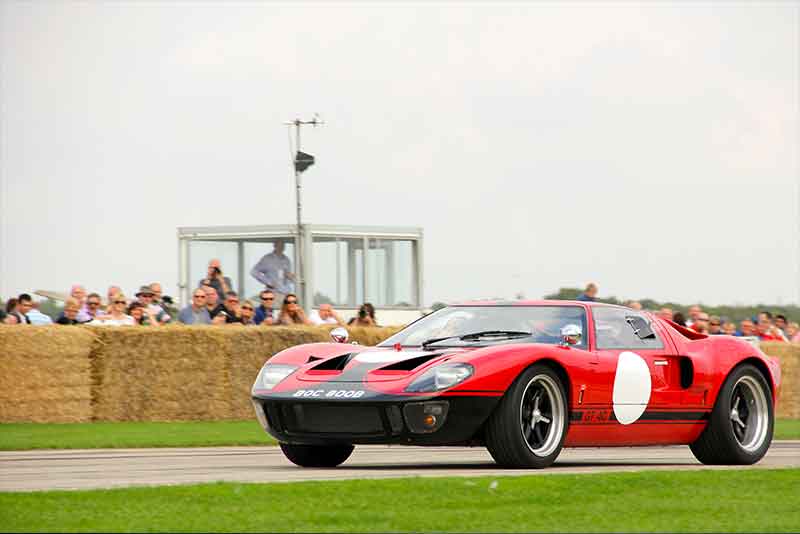 Ford GT40 racing car - Sywell Classic 2015 - carphile.co.uk