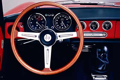 Alfa Romeo Duetto dashboard - carphile.co.uk