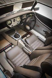 Morgan AR Plus 4 interior - carphile.co.uk