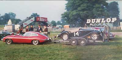 hedge-find-e-type-racing-picture