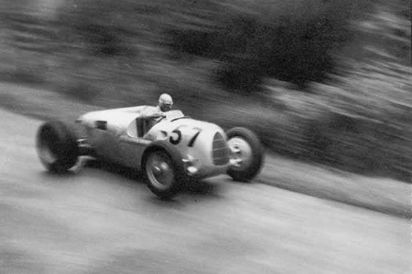 Auto Union V16 Grand Prix car - Shelsley Walsh Classic Nostalgia 2016 - carphile.co.uk